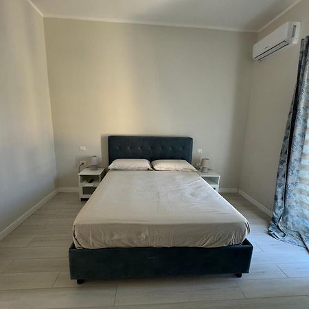 Airport House Apartment Наполи Екстериор снимка