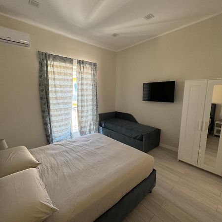 Airport House Apartment Наполи Екстериор снимка