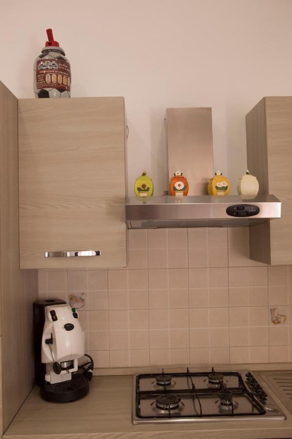 Airport House Apartment Наполи Екстериор снимка