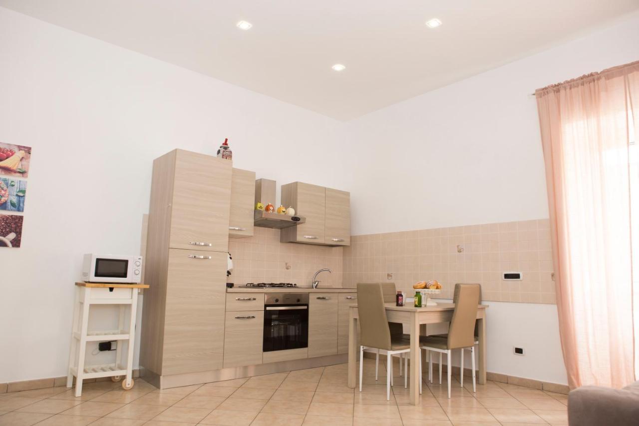 Airport House Apartment Наполи Екстериор снимка