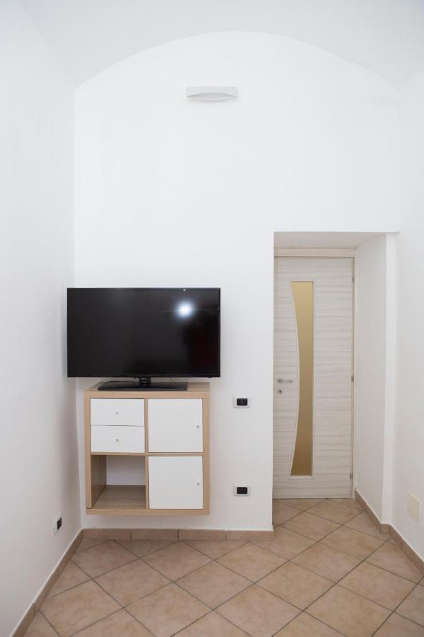 Airport House Apartment Наполи Екстериор снимка