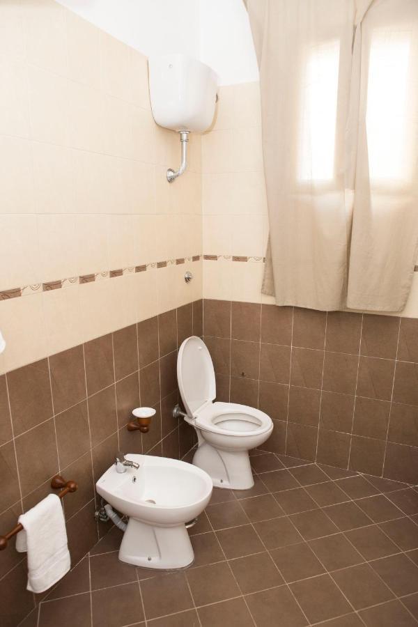 Airport House Apartment Наполи Екстериор снимка