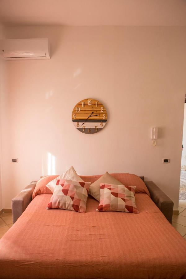Airport House Apartment Наполи Екстериор снимка