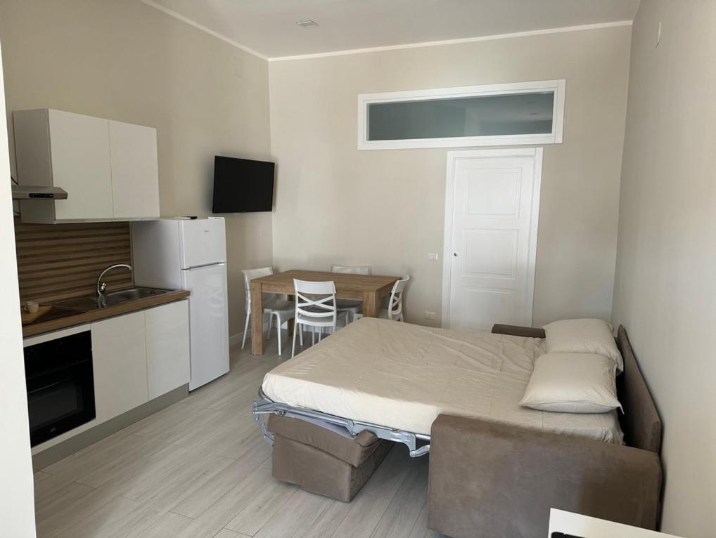 Airport House Apartment Наполи Екстериор снимка