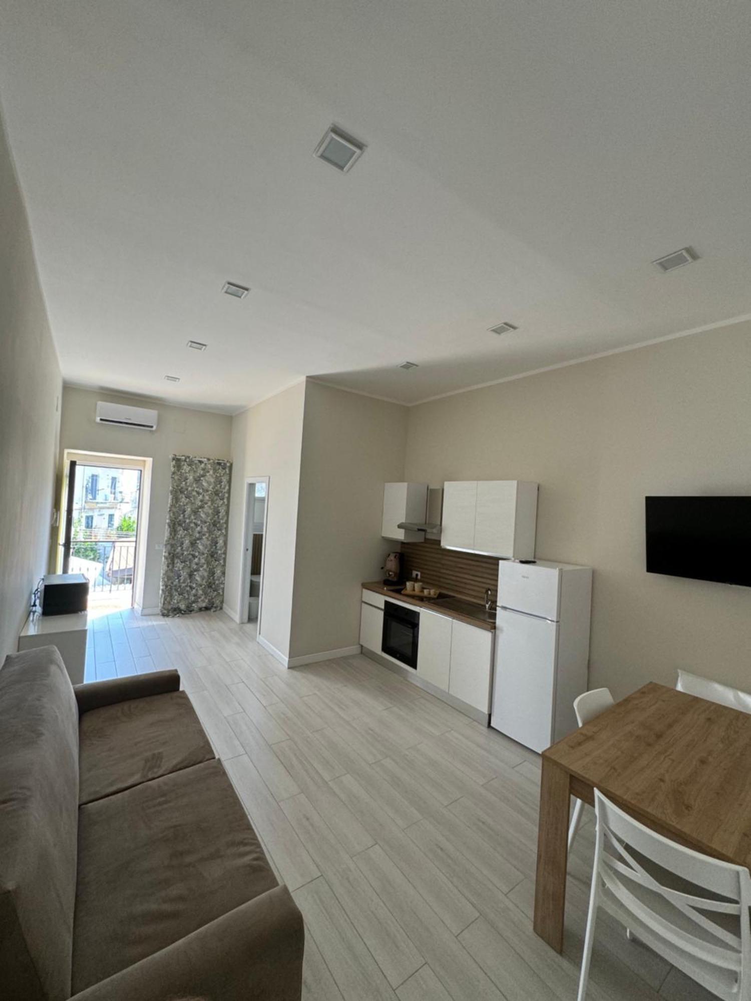 Airport House Apartment Наполи Екстериор снимка