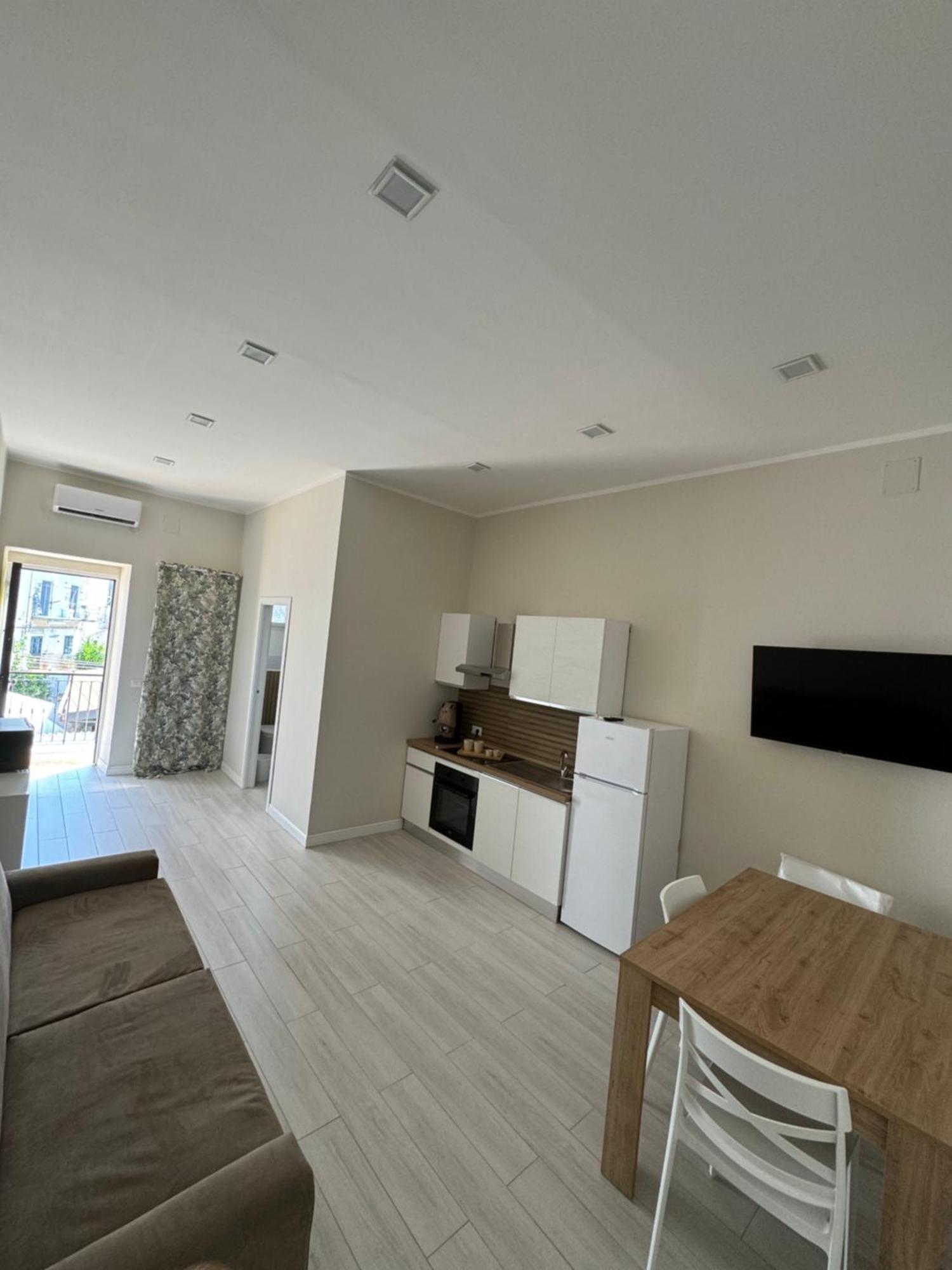 Airport House Apartment Наполи Екстериор снимка